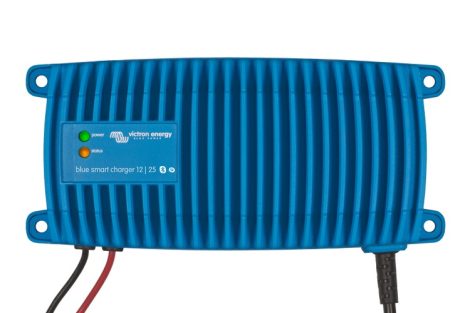 Victron Energy Blue Smart IP67 12V 25A (1) akkumulátortöltő