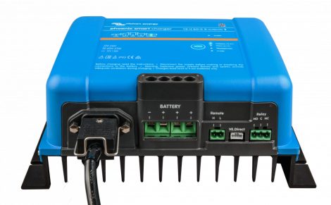 Victron Energy Phoenix Smart IP43 12V 50A (3) battery charger